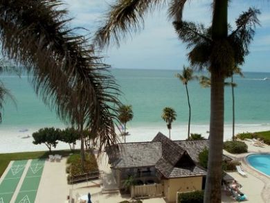 Gulf View Two Bedroom Vacation Condo in Naples