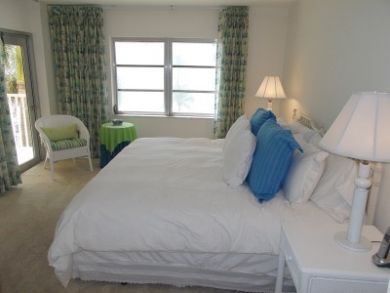 Gulf View Two Bedroom Vacation Condo in Naples