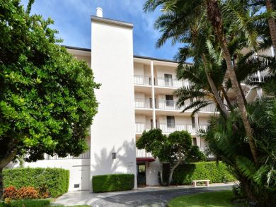Beautiful Siesta Key Vacation Condo Walk to Beach with Pool