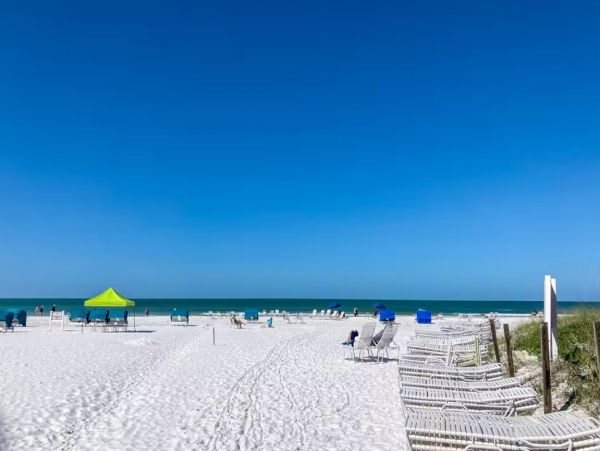 Two Bedroom Gulf to Bay Rental Condo in Siesta Key Sleeps 6