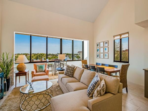 Two Bedroom Gulf to Bay Rental Condo in Siesta Key Sleeps 6