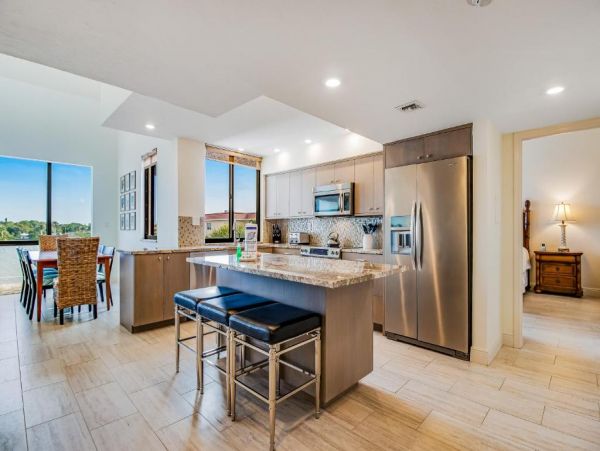 Two Bedroom Gulf to Bay Rental Condo in Siesta Key Sleeps 6