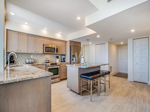Two Bedroom Gulf to Bay Rental Condo in Siesta Key Sleeps 6