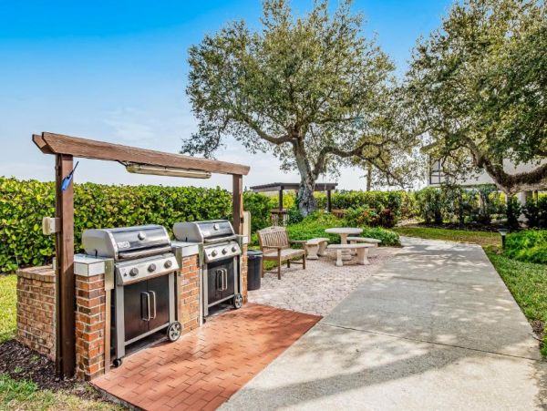 Two Bedroom Gulf to Bay Rental Condo in Siesta Key Sleeps 6