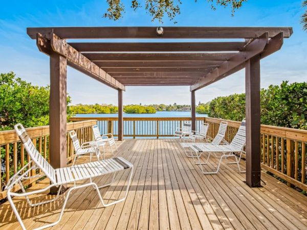 Two Bedroom Gulf to Bay Rental Condo in Siesta Key Sleeps 6