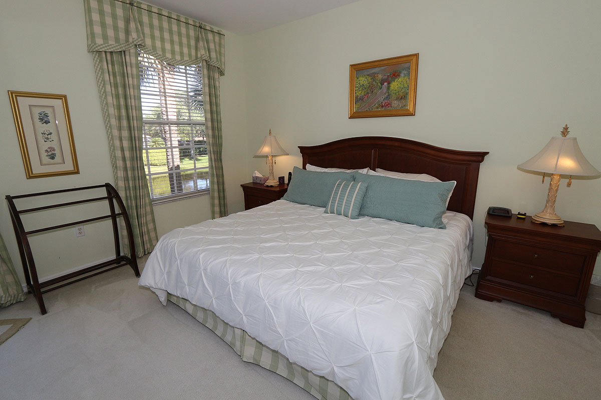 Naples Condo 920043