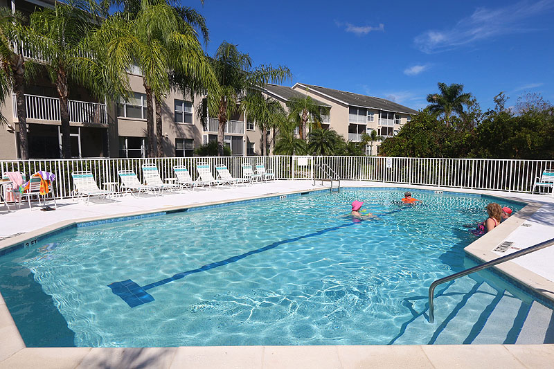 Two Bedroom Fort Myers Vacation Condo Sleeps Four Guests