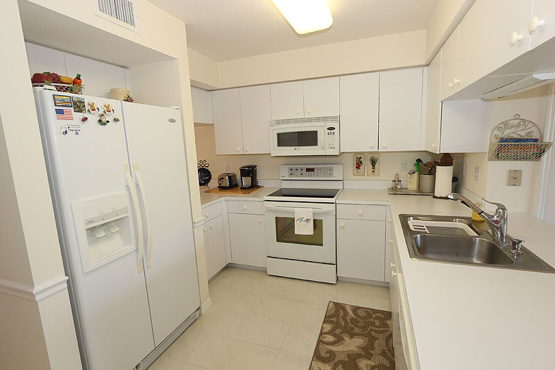 Two Bedroom Fort Myers Vacation Condo Sleeps Four Guests