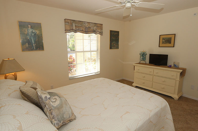 Two Bedroom Fort Myers Vacation Condo Sleeps Four Guests