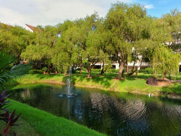 Siesta Key Vacation Condo Two Bedroom Walk to Beach