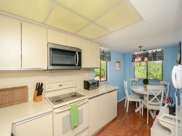 Siesta Key Vacation Condo Two Bedroom Walk to Beach
