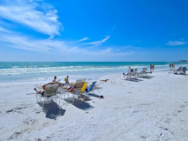 Siesta Key Vacation Condo Two Bedroom Walk to Beach