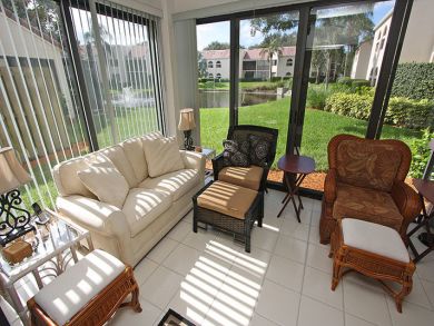 Beautiful Naples Vacation Villa Short Walk to Beach Sleeps 4