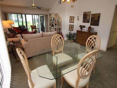 Beautiful Naples Vacation Villa Short Walk to Beach Sleeps 4