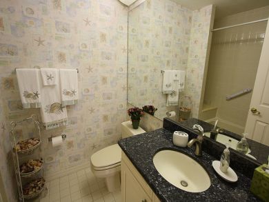 Beautiful Naples Vacation Villa Short Walk to Beach Sleeps 4