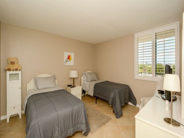 Short Walk to Beach Siesta Key Vacation Condo Two Bedrooms