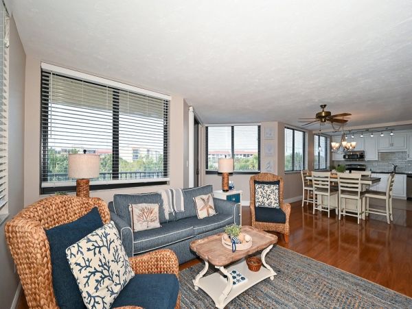Siesta Key Two Bedroom Condo Just a Few Steps to the Beach