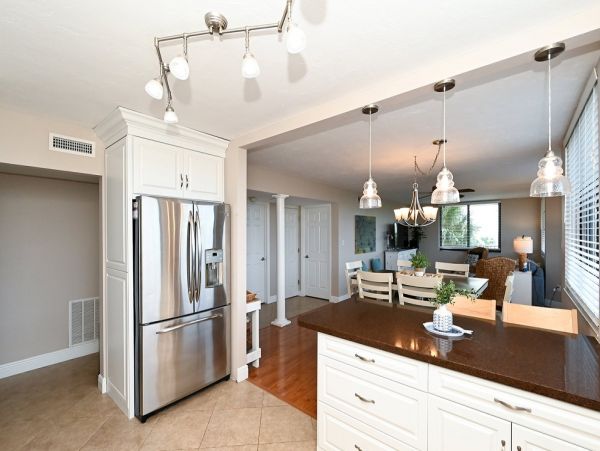 Siesta Key Two Bedroom Condo Just a Few Steps to the Beach