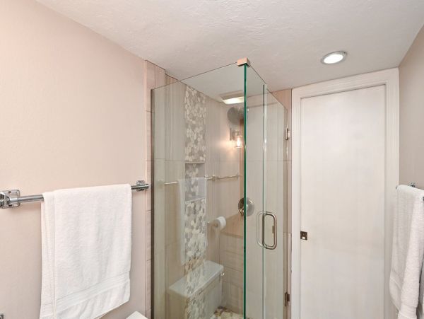 Siesta Key Two Bedroom Condo Just a Few Steps to the Beach