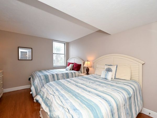 Siesta Key Two Bedroom Condo Just a Few Steps to the Beach