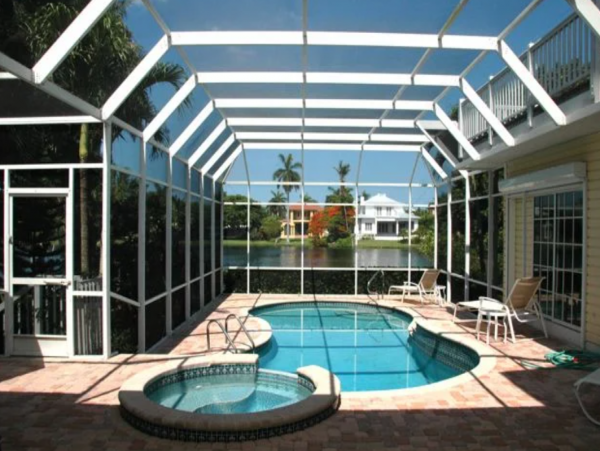 Lovely Naples 4 Bedroom Vacation Home
