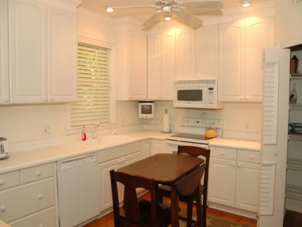 Lovely Naples 4 Bedroom Vacation Home