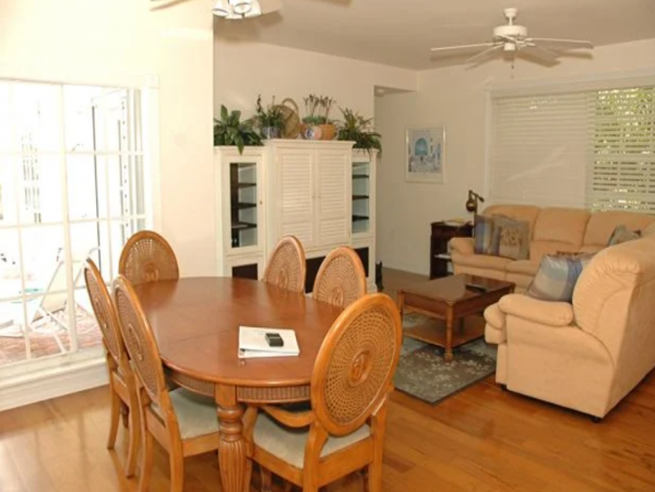 Lovely Naples 4 Bedroom Vacation Home