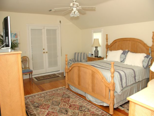 Lovely Naples 4 Bedroom Vacation Home