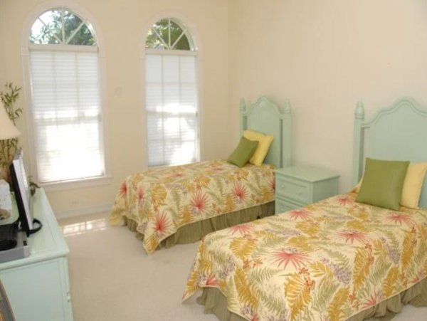 Lovely Naples 4 Bedroom Vacation Home