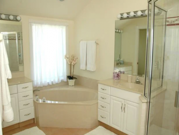 Lovely Naples 4 Bedroom Vacation Home