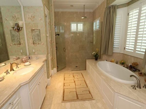 Olde Naples Vacation Home with 4 Bedroom Plus Den & Pool