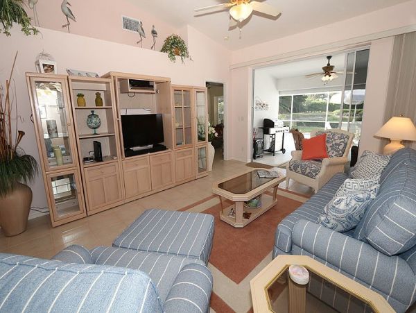 Beautiful Naples Vacation Home with Communal Pool Sleeps 4