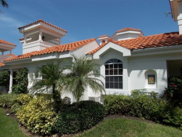 Naples Vacation Pool Home Sleeps 7 Guests Walk to Beach