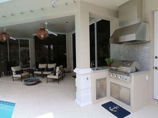 Magnificent Pool Home Available for Monthly Stay.