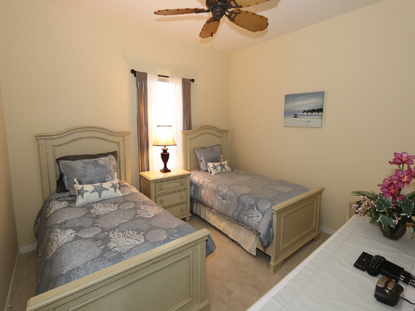 Charming 2 Bedroom Condo in Naples Sleeps 4