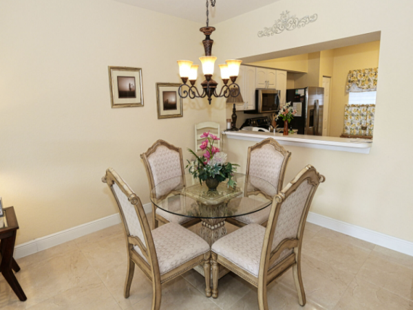 Charming 2 Bedroom Condo in Naples Sleeps 4