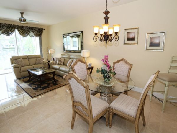 Charming 2 Bedroom Condo in Naples Sleeps 4