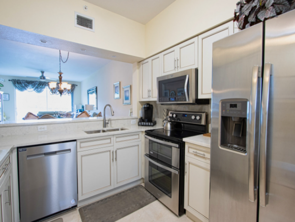 Charming 2 Bedroom Condo in Naples Sleeps 4
