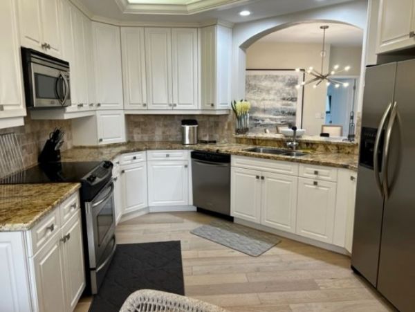 Walk to Beach North Naples Vacation Condo