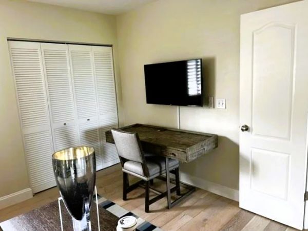 Walk to Beach North Naples Vacation Condo