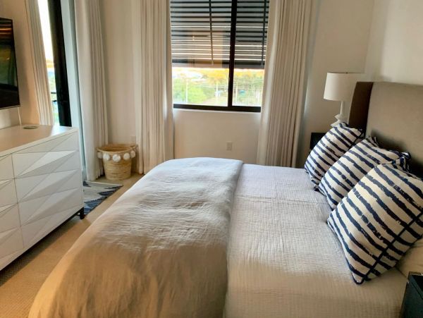 Naples Two Bedroom Vacation Condo Sleeps Four Guests