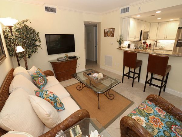 Beautiful Vacation Condo with Communal Pool & Hot Tub