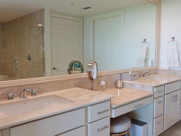 Beautiful 3 Bedroom Corner Condo Sleeps 6