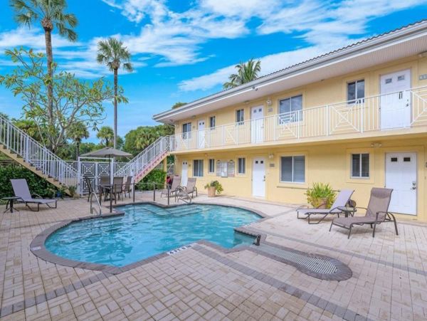 Naples Vacation Condo With Communal Pool 4 Guests