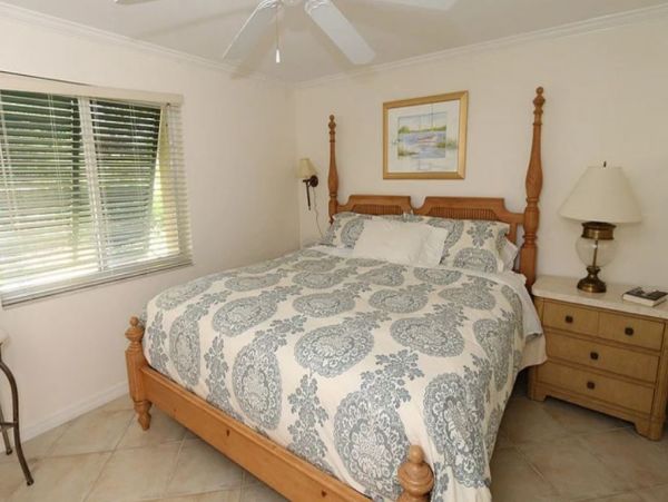 Naples Vacation Condo With Communal Pool 4 Guests