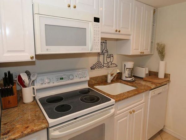 Naples Vacation Condo With Communal Pool 4 Guests
