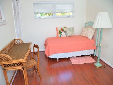 Naples Home 920397