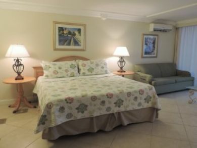 Full Gulf Views Vacation Villa  Sleeps Eighteen Guests.
