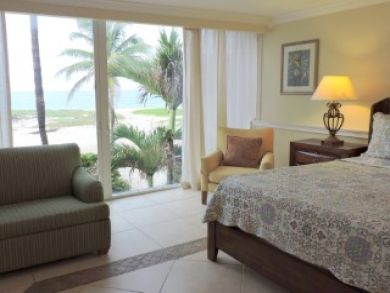 Full Gulf Views Vacation Villa  Sleeps Eighteen Guests.
