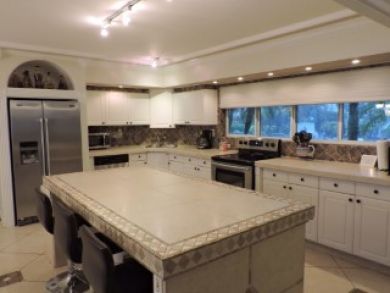 Full Gulf Views Vacation Villa  Sleeps Eighteen Guests.